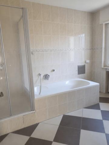 Wohnung EG Tageslicht-Badezimmer