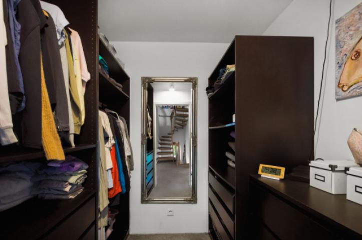 Ankleidezimmer im OG