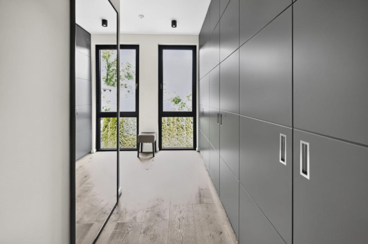 Garderobe mit Einbauschränken