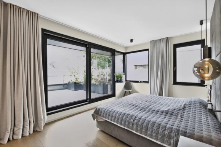 Elternschlafzimmer mit Dachterrasse