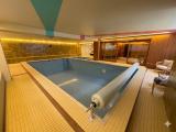 Schwimmbad indoor ( Staged )