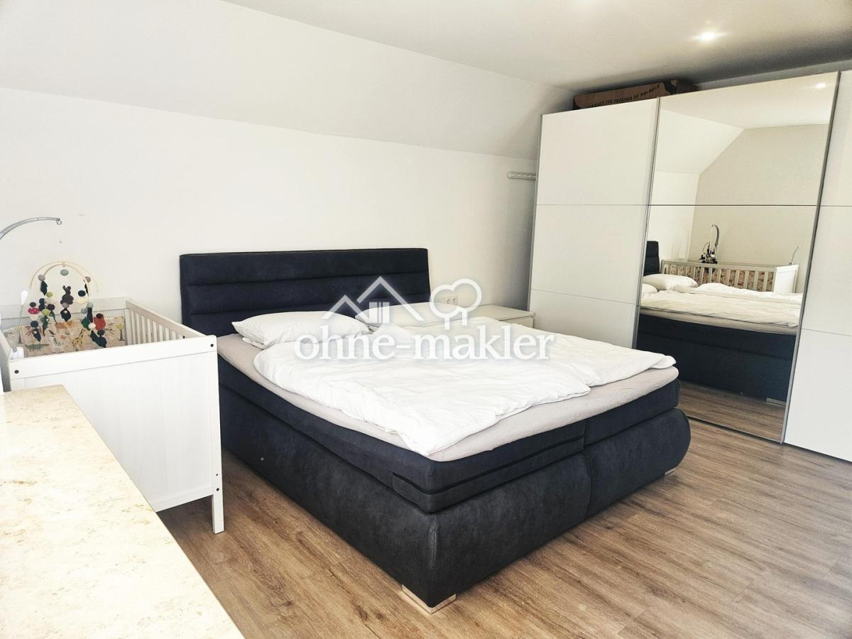 Schlafzimmer 1