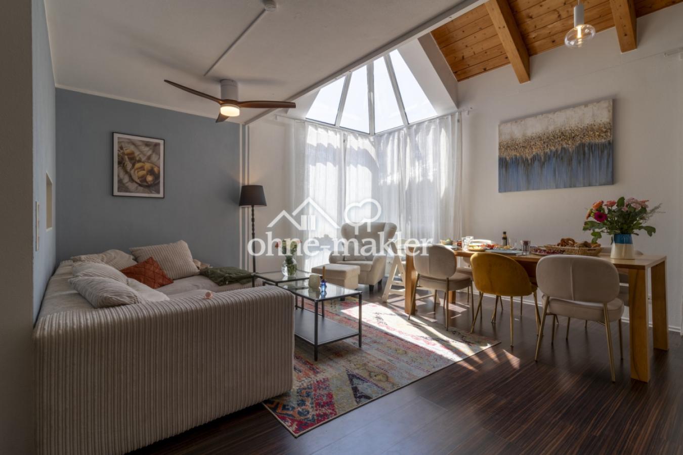 helles Wohnzimmer/Esszimmer 
