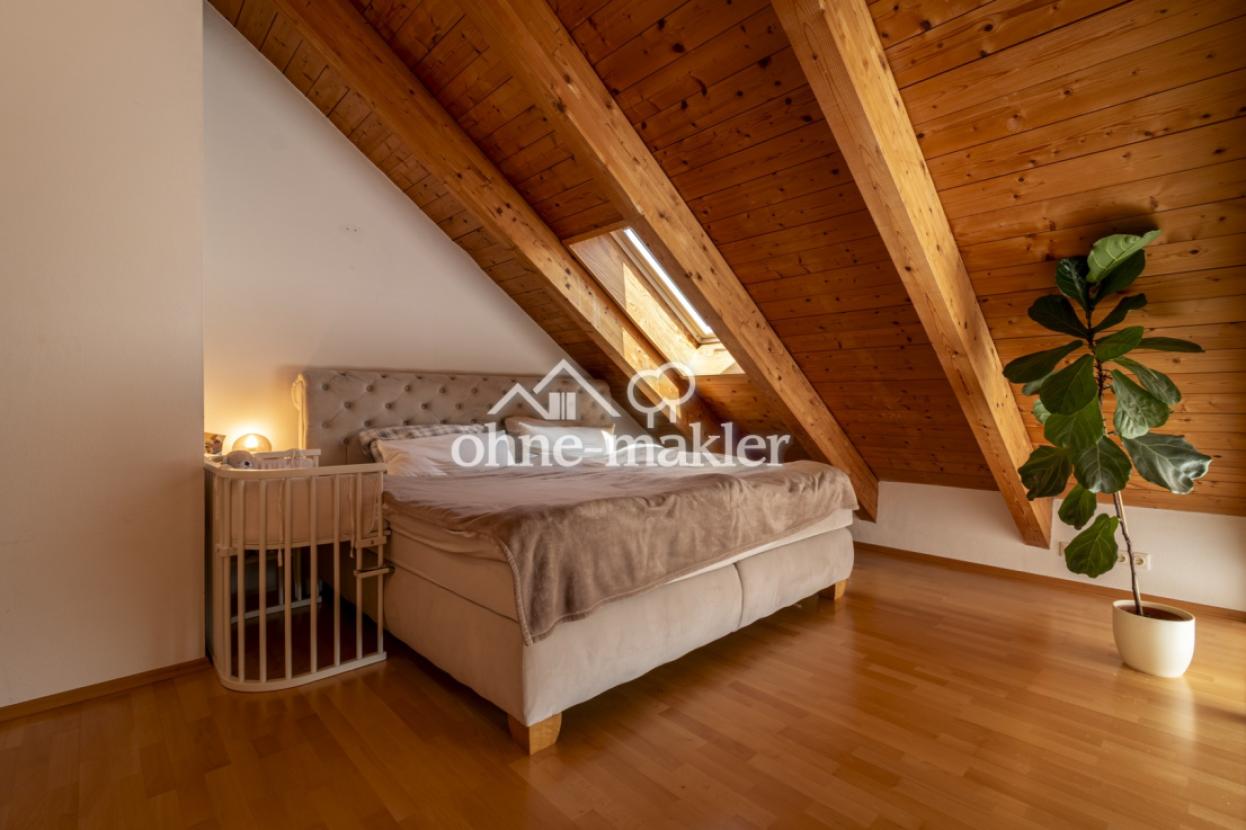 Schlafzimmer DG