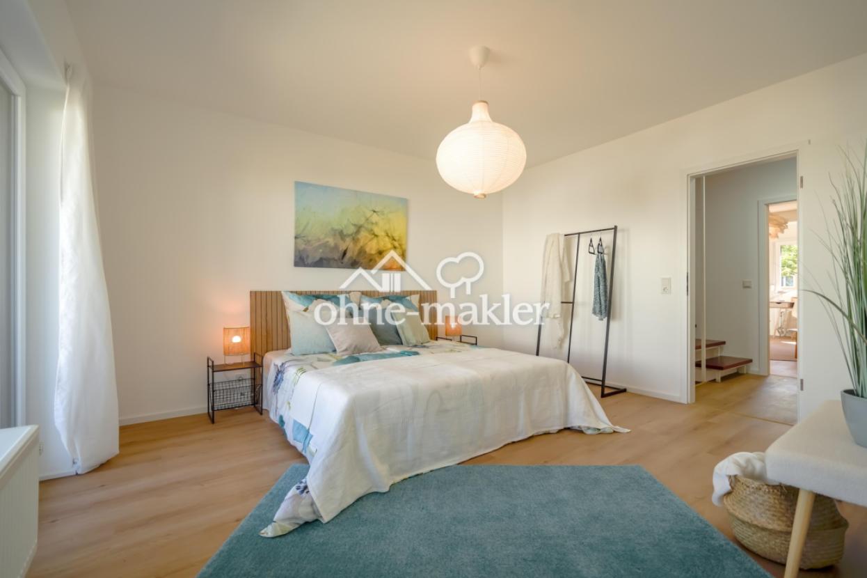 1. OG Schlafzimmer mit Balkon
