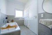 1. OG Ensuite-Bad mit Wanne