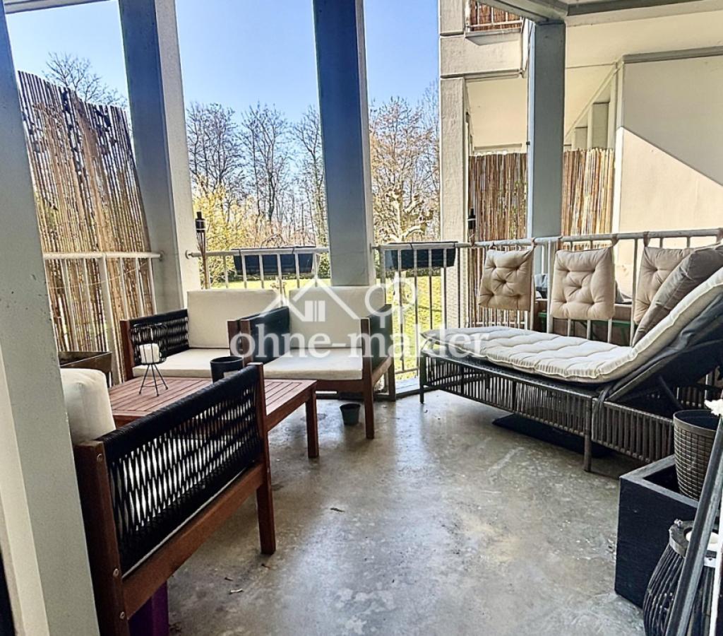 Balkon mit Blick in den Garten