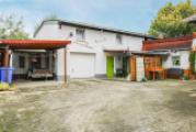 Hof_mit_Garage_und_Carport