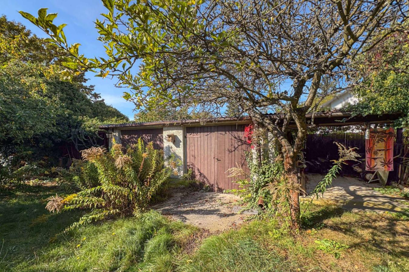 Garage und Nebengelasse