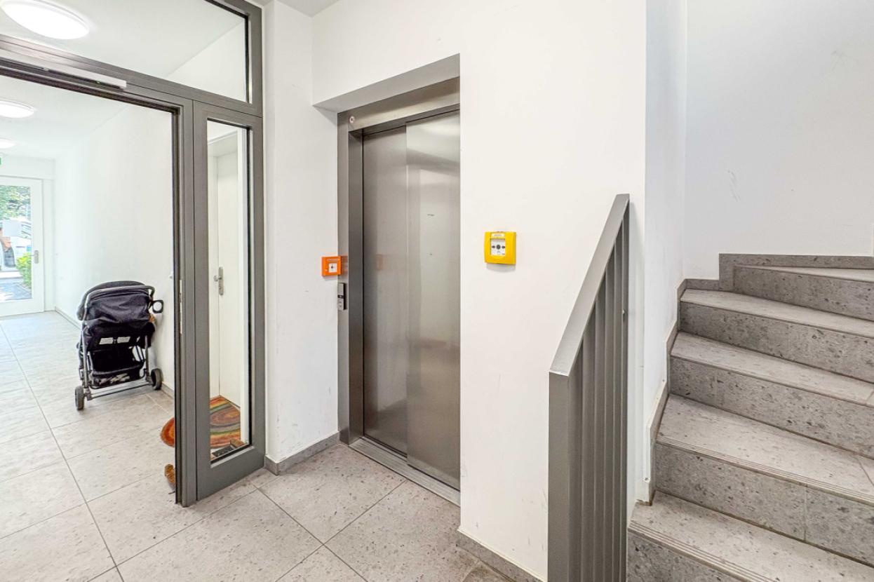 Lift vorhanden