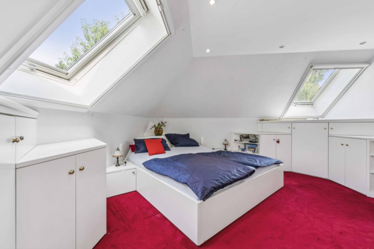 Schlafzimmer 1