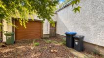 Einfahrt / Garage