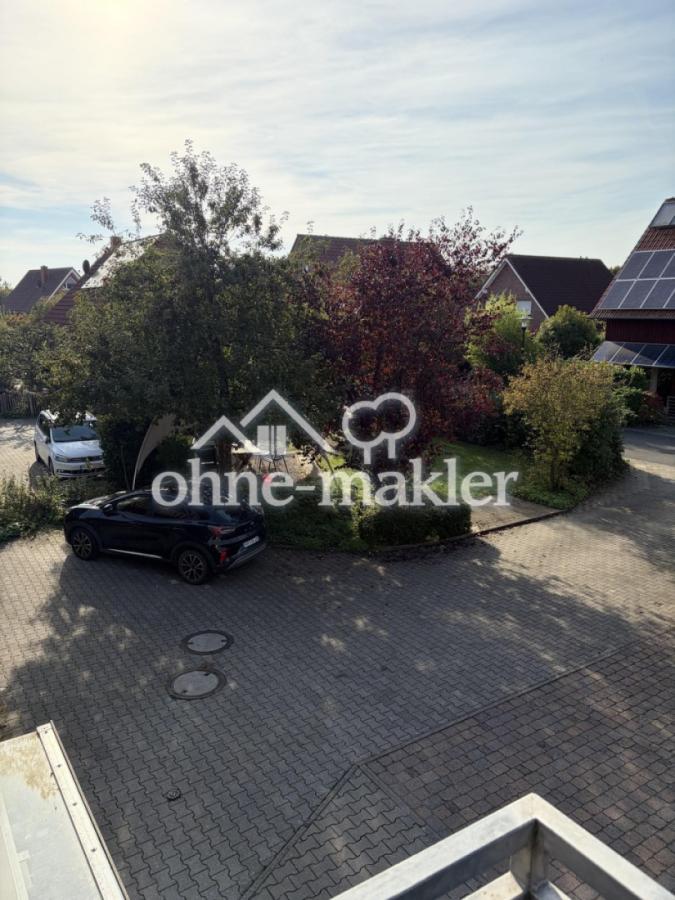 Blick v. Balkon in den Wohnhof