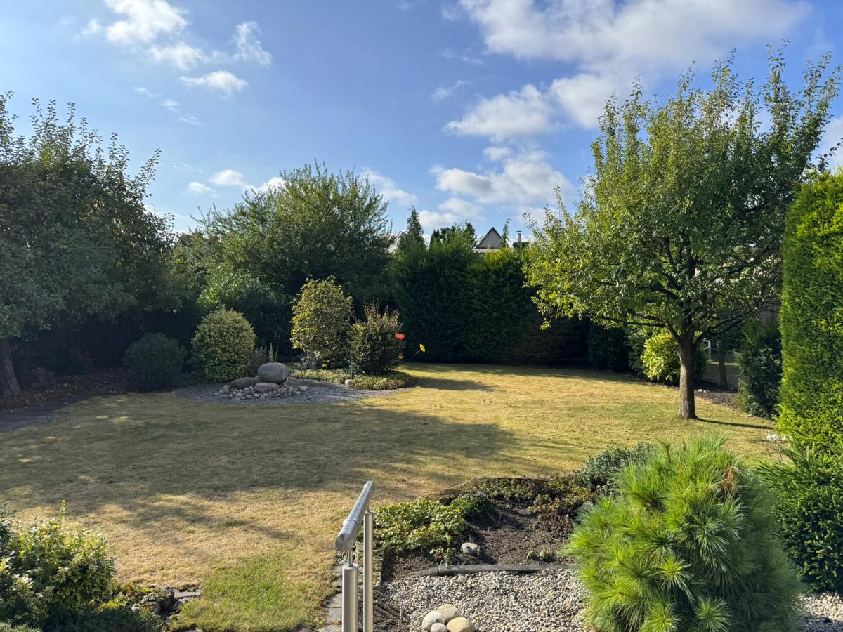 riesiger Garten