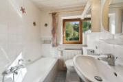 Badezimmer im Erdgeschoss