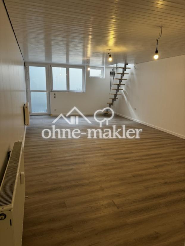 Zimmer UG, vorne, leer