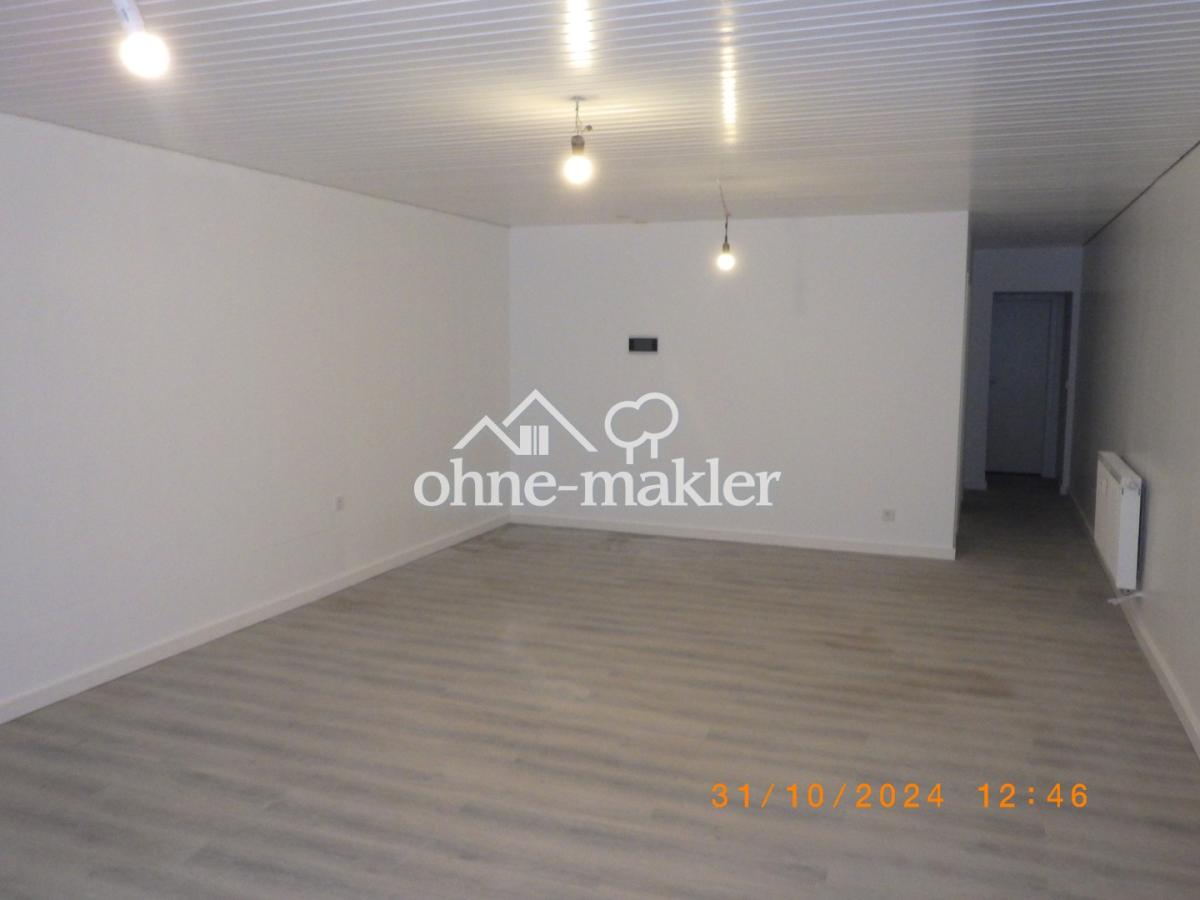Zimmer UG, hinten, leer