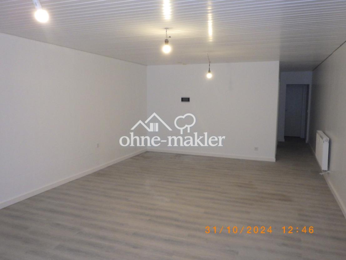 Zimmer UG, hinten, leer