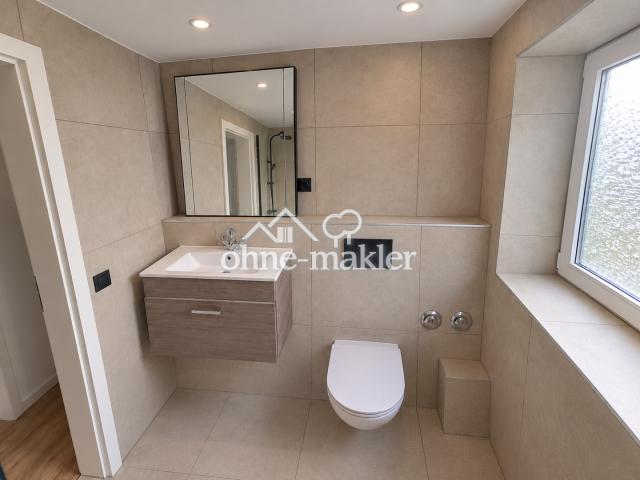 Badezimmer WC - Waschtisch