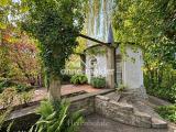 Pavillon mit Treppenanlage
