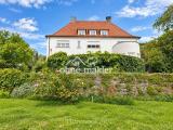 Villa aus Gartensicht
