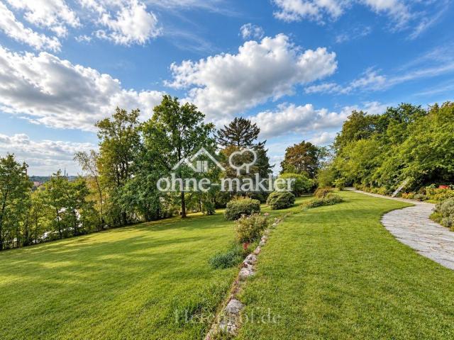 Gartenterrassen mit Granitweg