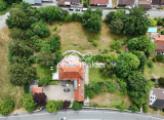 Luftaufnahme Villa mit Garten