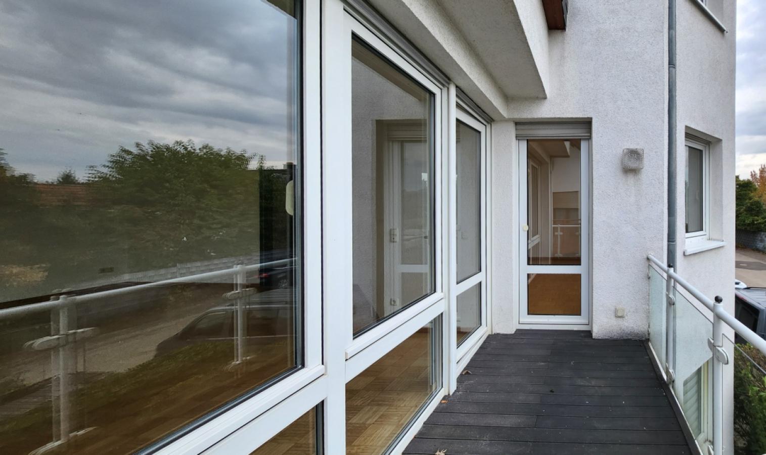 6 Balkon mit schöner Fernsicht (2)