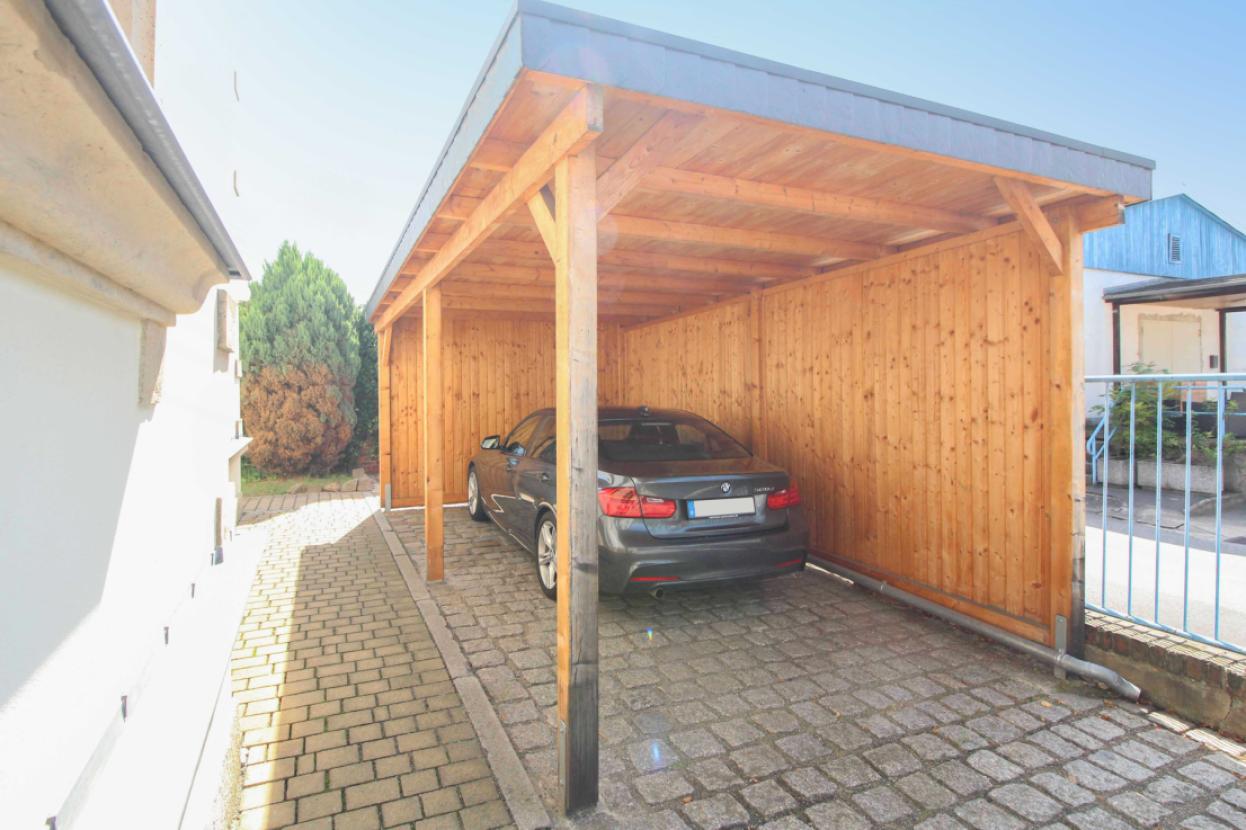 Carport-Stellplatz
