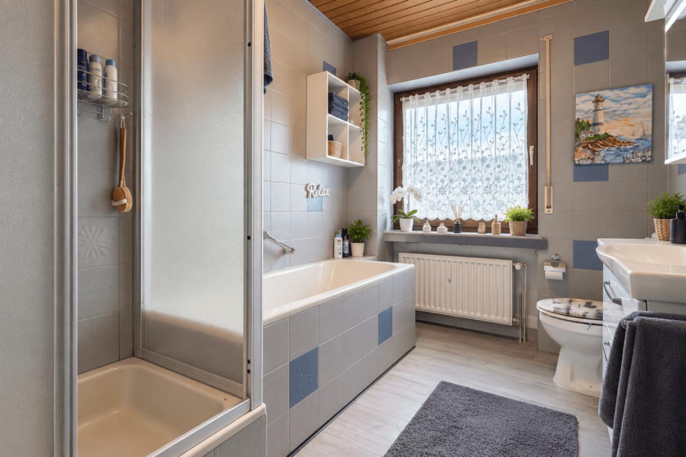 Badezimmer EG