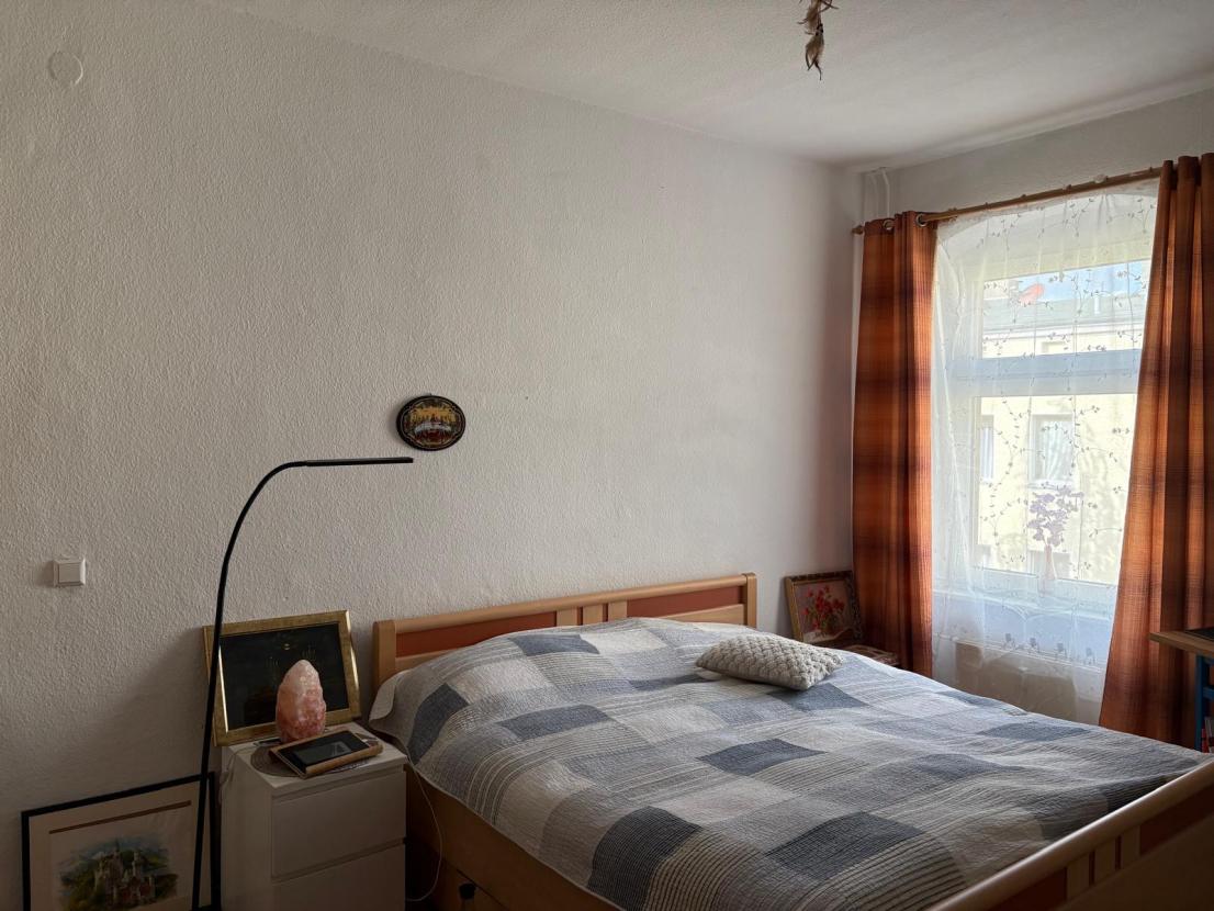 Schlafzimmer mit Fenster