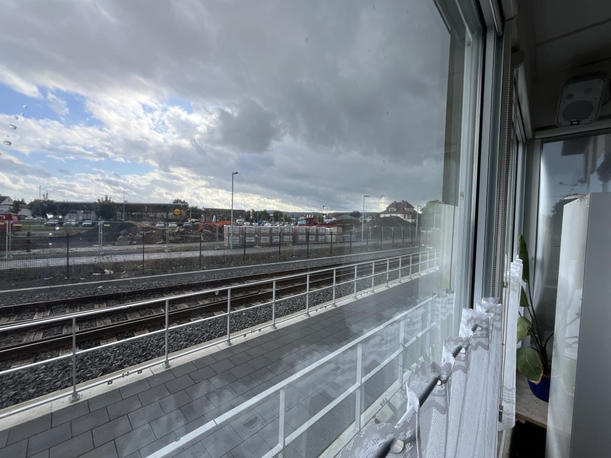 Blick zu den Schienen