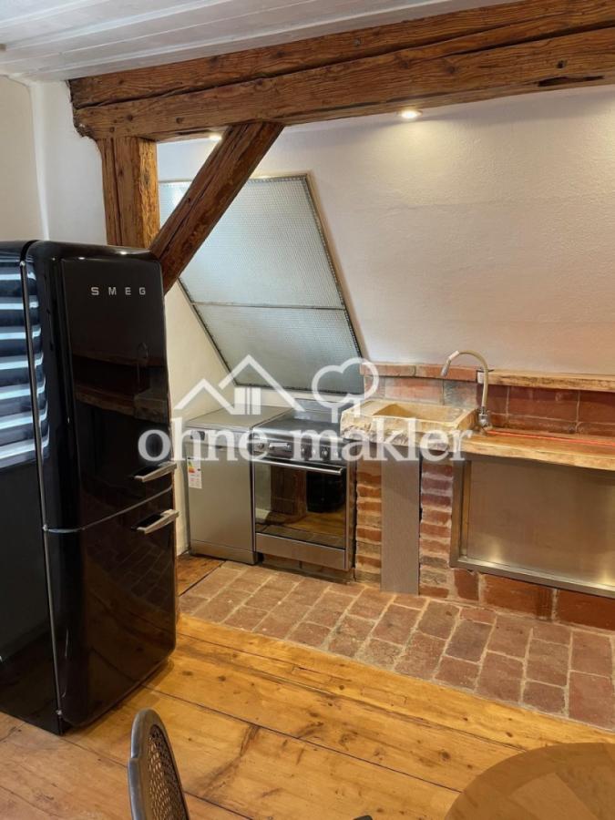 Einbauküche mit Kühlschrank