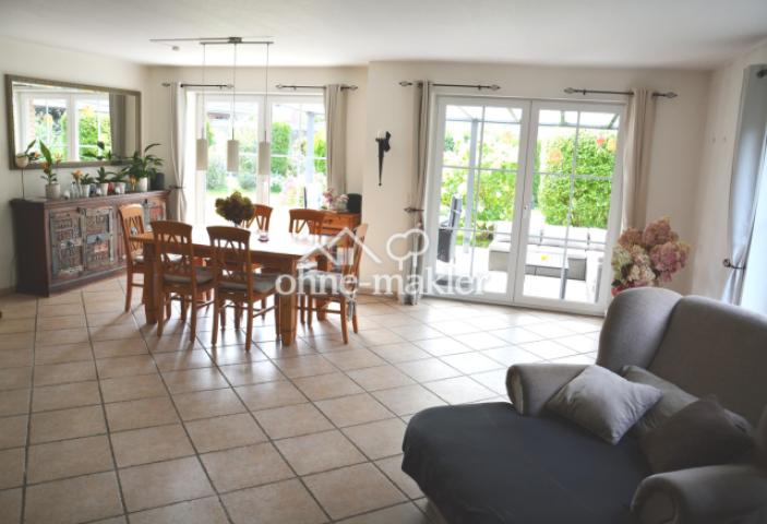Wohnraum mit Terrassenblick