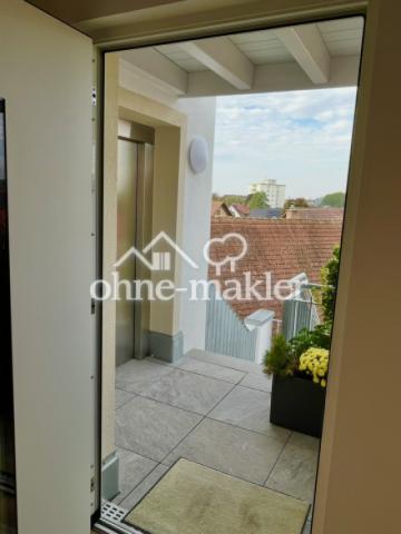 Eingang Fahrstuhl / Treppe