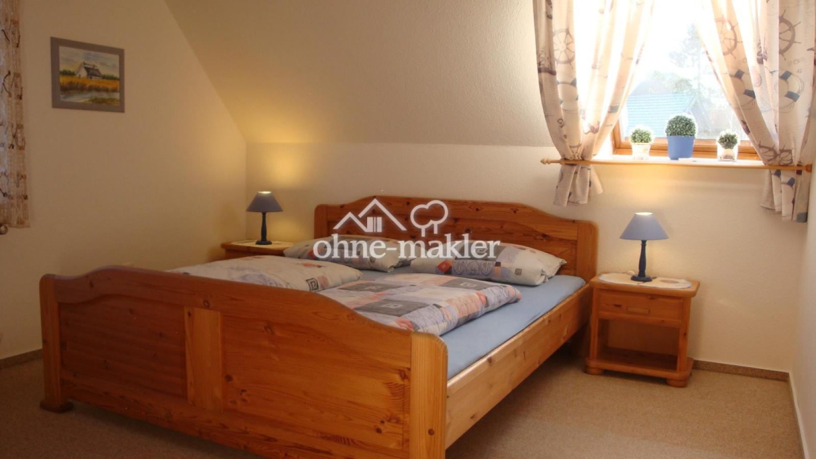 FeWo Schlafzimmer Bettseite