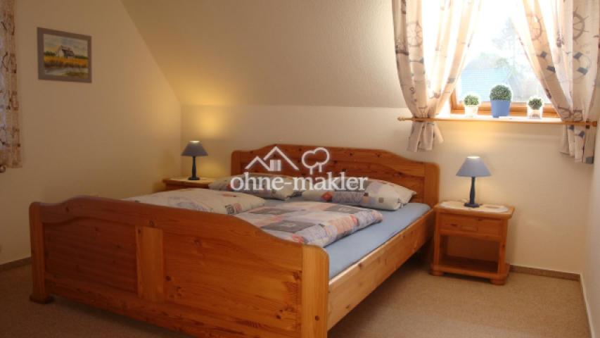 FeWo Schlafzimmer Bettseite