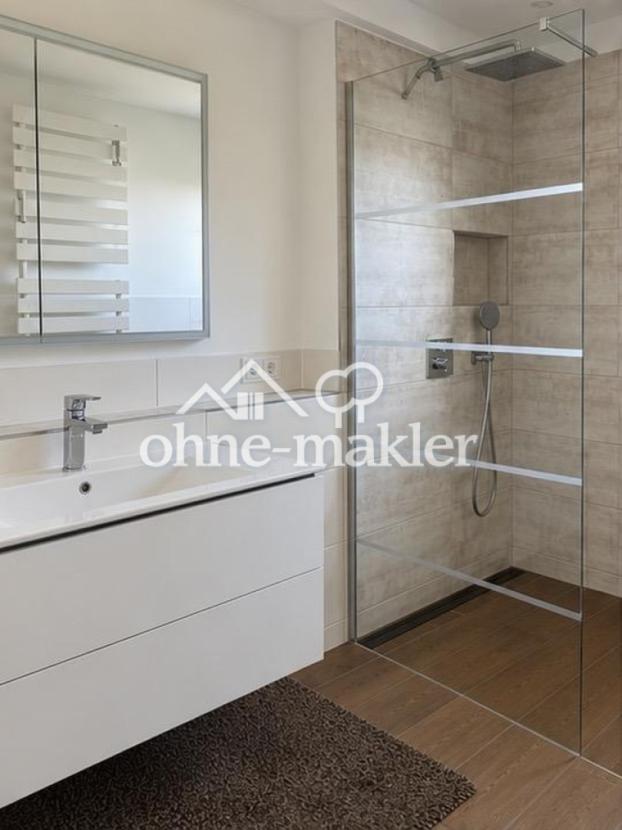 EG: Bad mit Dusche 