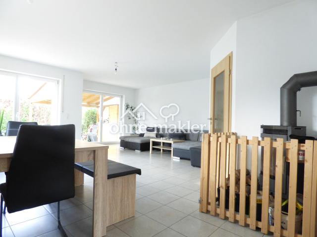 Essbereich und Wohnzimmer