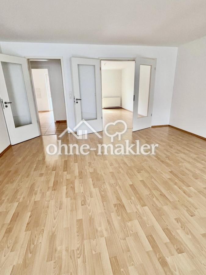 Wohnzimmer zum Esszimmer