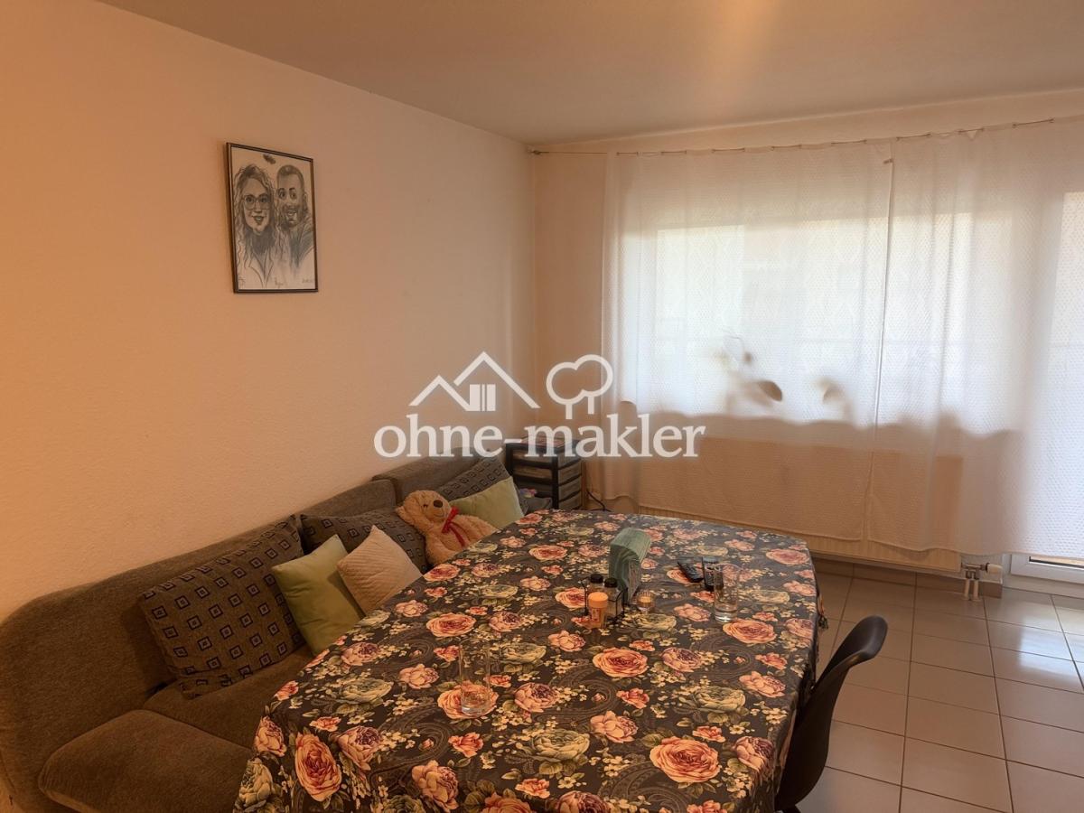 2 - Wohnzimmer bewohnt
