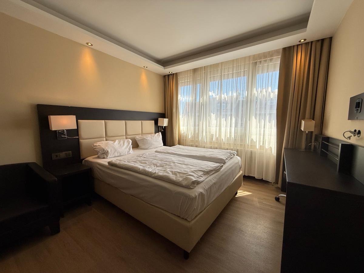 Schlafzimmer (Zimmer 322)