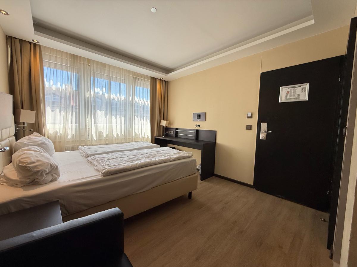 Schlaf- und Wohnbereich Zimmer 322 weitere Ansicht