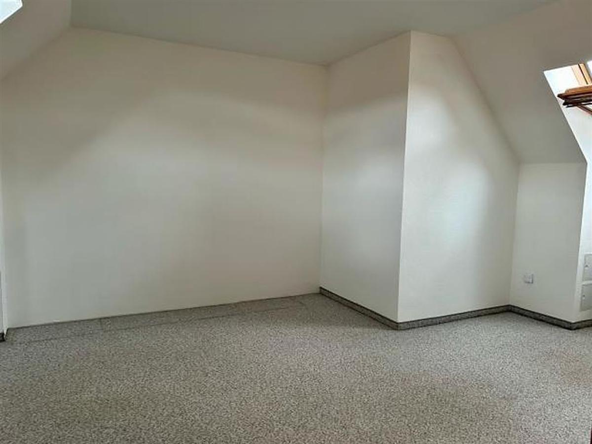 Arbeitszimmer (ca. 14,5 m²) in der 2. Ebene