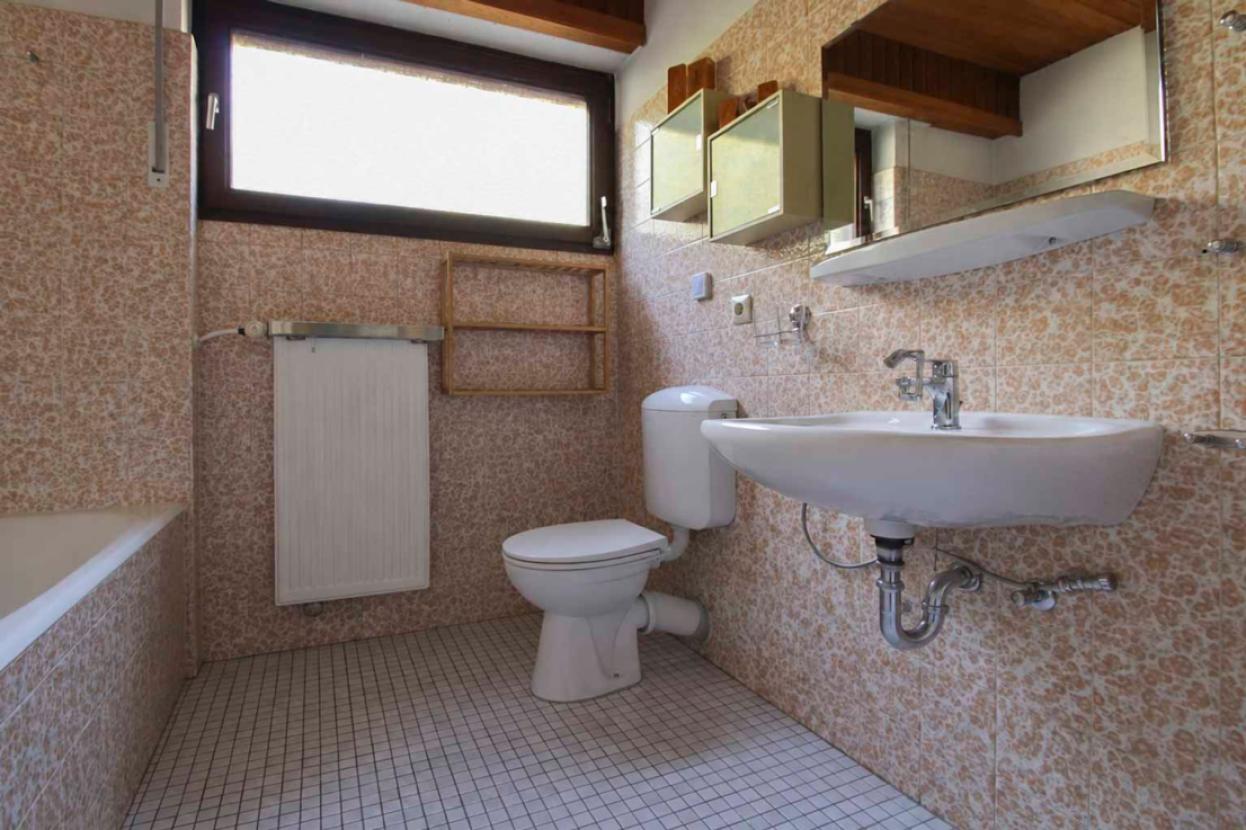 Badezimmer EG 01