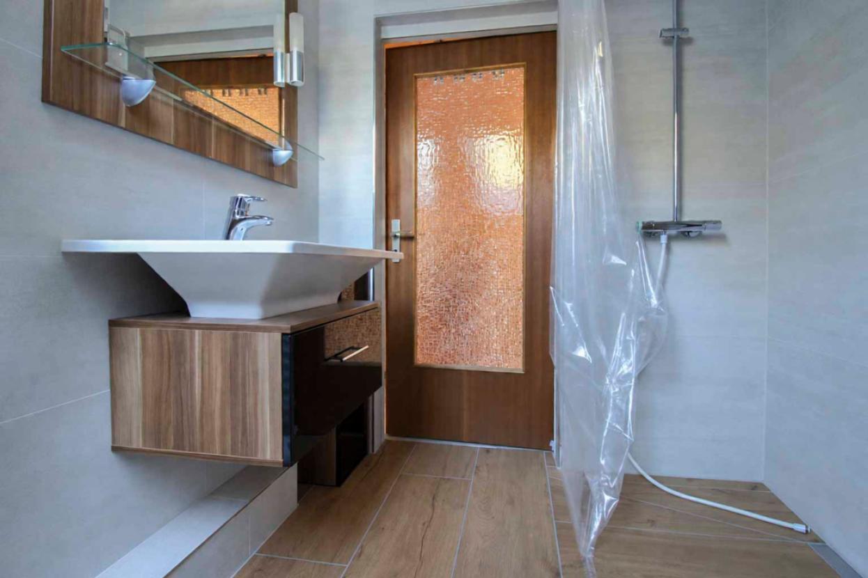 Badezimmer Spitzboden 02