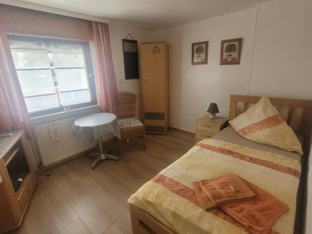 011 Zimmer 3 im OG