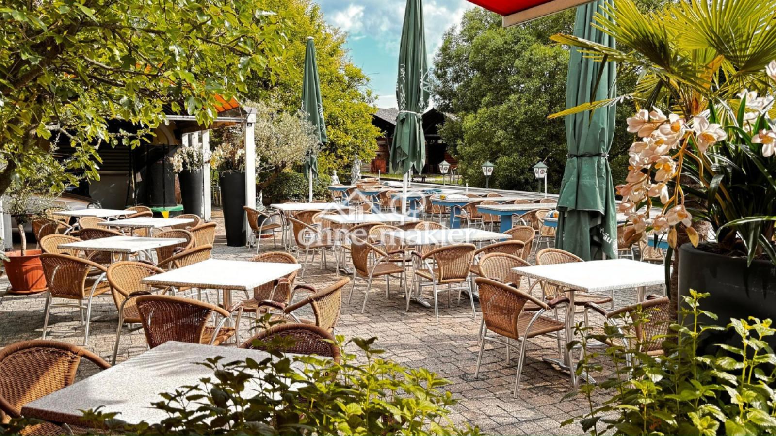 Biergarten im Sommer