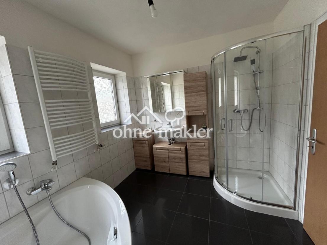 Bad mit WC Dusche Badewanne
