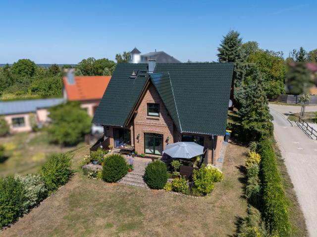 Ansicht Südseite mit Terrasse
